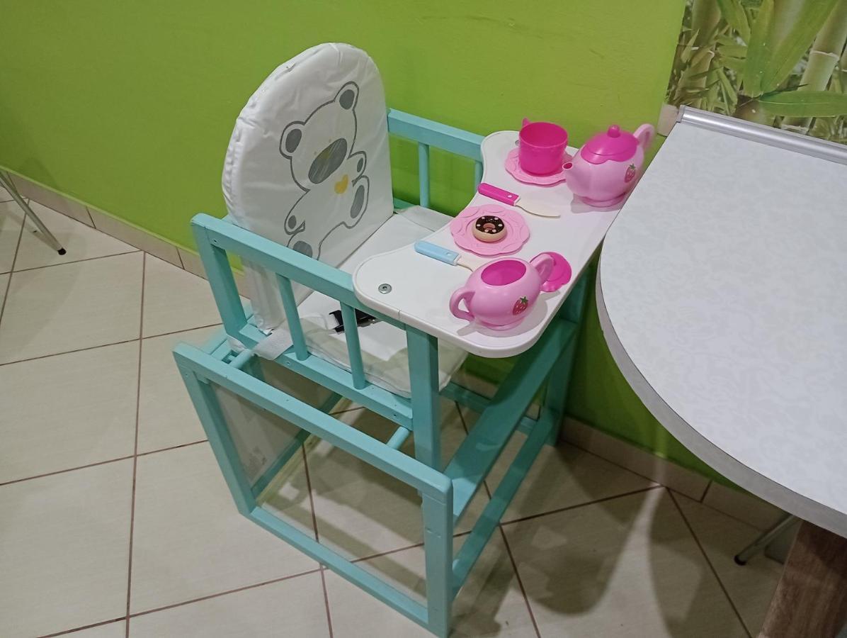 APARTAMENT VENGE -CAŁE MIESZKANIE 46m2 NA WYŁĄCZNOŚĆ - Z JEDNĄ SYPIALNIĄ I JEDNYM SYPIALNO-SALONEM -3 PIĘTRO BEZ WINDY- REZERWACJA BEZ KARTY KREDYTOWEJ-KLIMATYZACJA-2 ŁÓŻECZKA DZIECIĘCE-ŚNIADANIE XXL 30zł Breslau Exterior foto