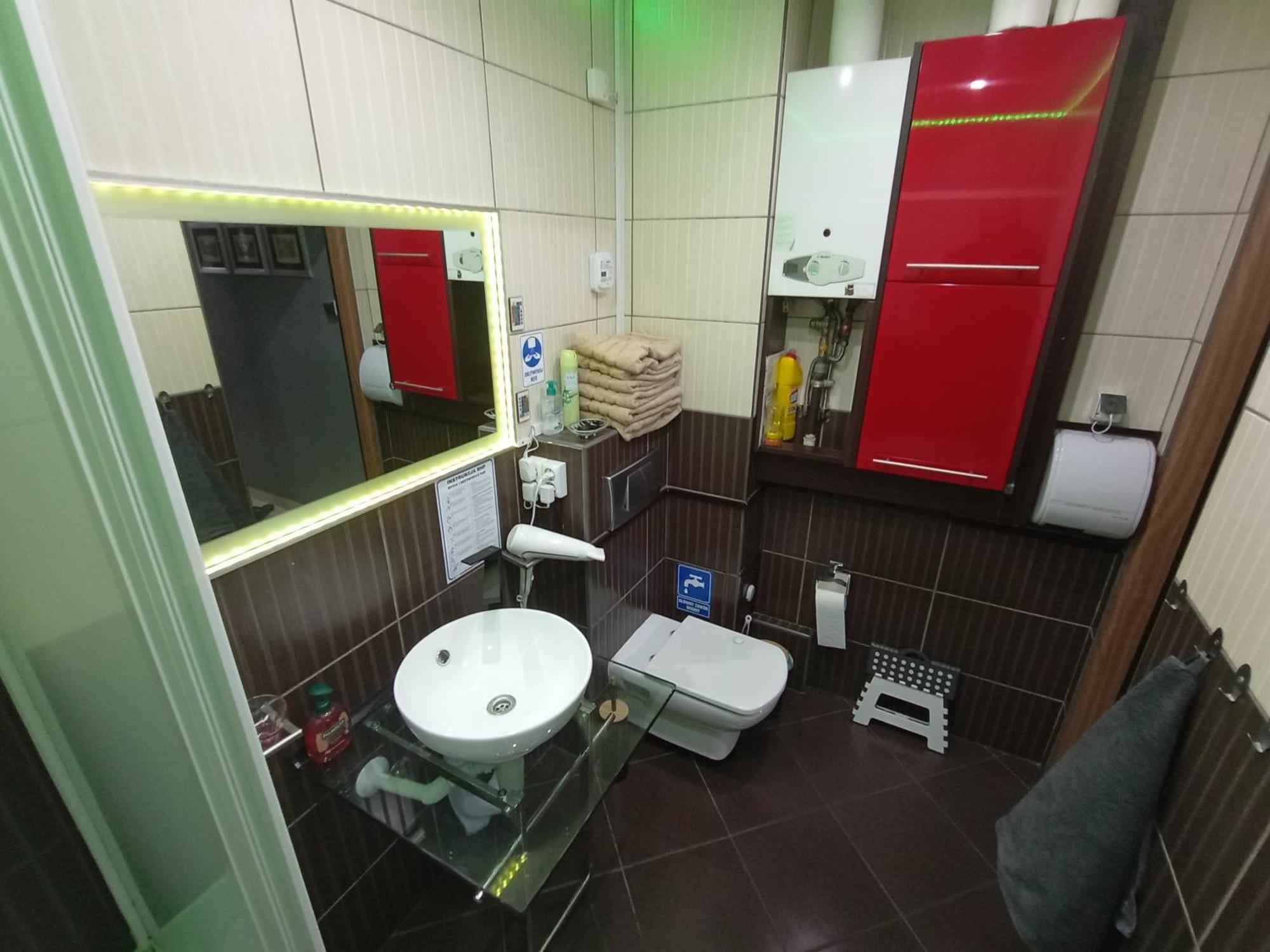APARTAMENT VENGE -CAŁE MIESZKANIE 46m2 NA WYŁĄCZNOŚĆ - Z JEDNĄ SYPIALNIĄ I JEDNYM SYPIALNO-SALONEM -3 PIĘTRO BEZ WINDY- REZERWACJA BEZ KARTY KREDYTOWEJ-KLIMATYZACJA-2 ŁÓŻECZKA DZIECIĘCE-ŚNIADANIE XXL 30zł Breslau Exterior foto
