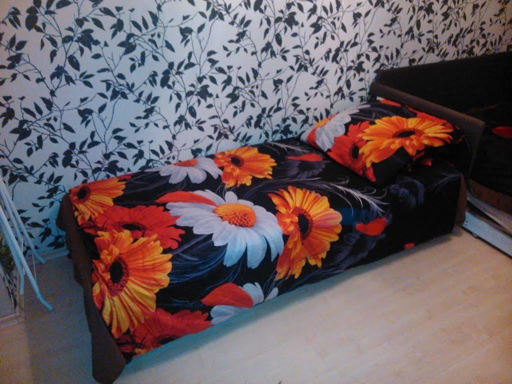 APARTAMENT VENGE -CAŁE MIESZKANIE 46m2 NA WYŁĄCZNOŚĆ - Z JEDNĄ SYPIALNIĄ I JEDNYM SYPIALNO-SALONEM -3 PIĘTRO BEZ WINDY- REZERWACJA BEZ KARTY KREDYTOWEJ-KLIMATYZACJA-2 ŁÓŻECZKA DZIECIĘCE-ŚNIADANIE XXL 30zł Breslau Exterior foto